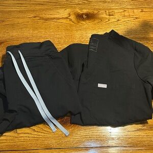 Figs Black Scrub Set with Gray Accents